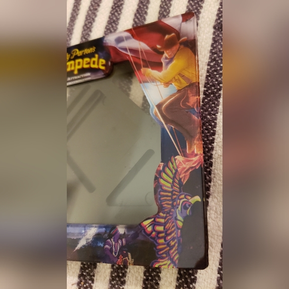 Dolly Parton's Dixie Stampede 2007 2PC Collector's Items - Picture 12 of 14